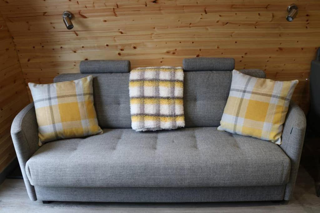 Вилла Glampods Glamping Pod - Meet Highland Cows And Sheep Элгин Экстерьер фото