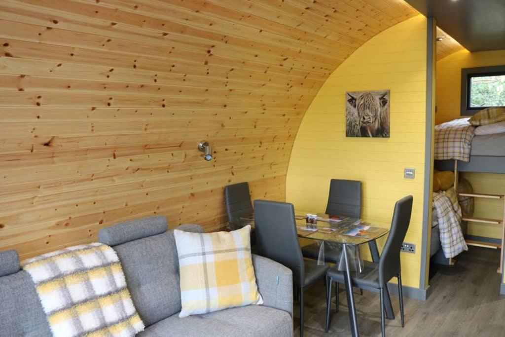Вилла Glampods Glamping Pod - Meet Highland Cows And Sheep Элгин Экстерьер фото