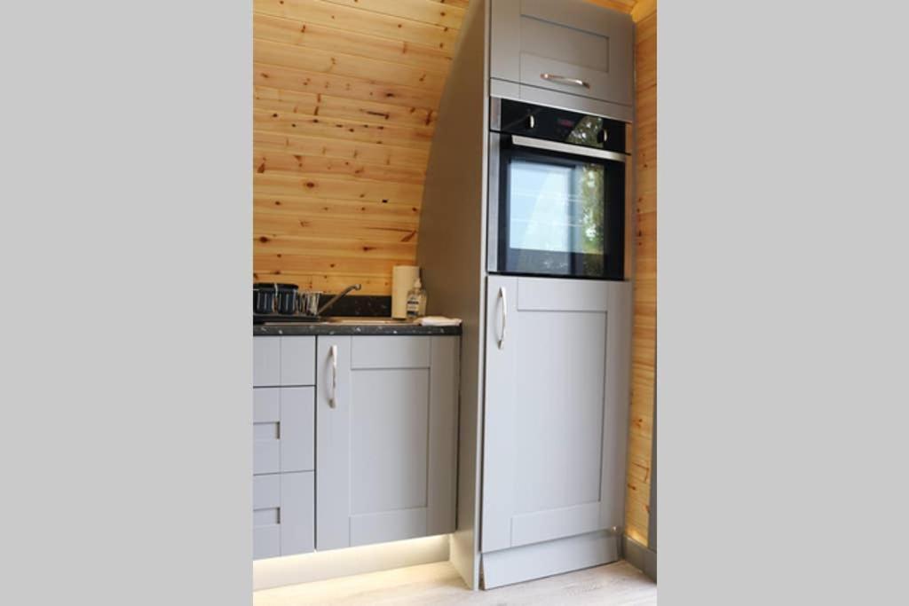 Вилла Glampods Glamping Pod - Meet Highland Cows And Sheep Элгин Экстерьер фото